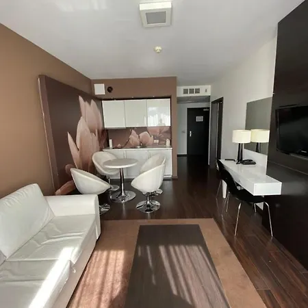 Apartament Prywatny Salon Z Aneksem Kuchennym I Sypialnia W Hotelu Diva Kolobrzeg Exterior photo