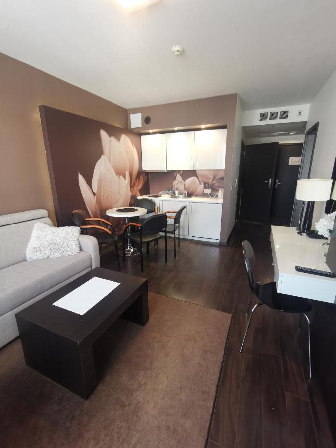 Prywatny Salon Z Aneksem Kuchennym I Sypialnia W Diva Kołobrzeg